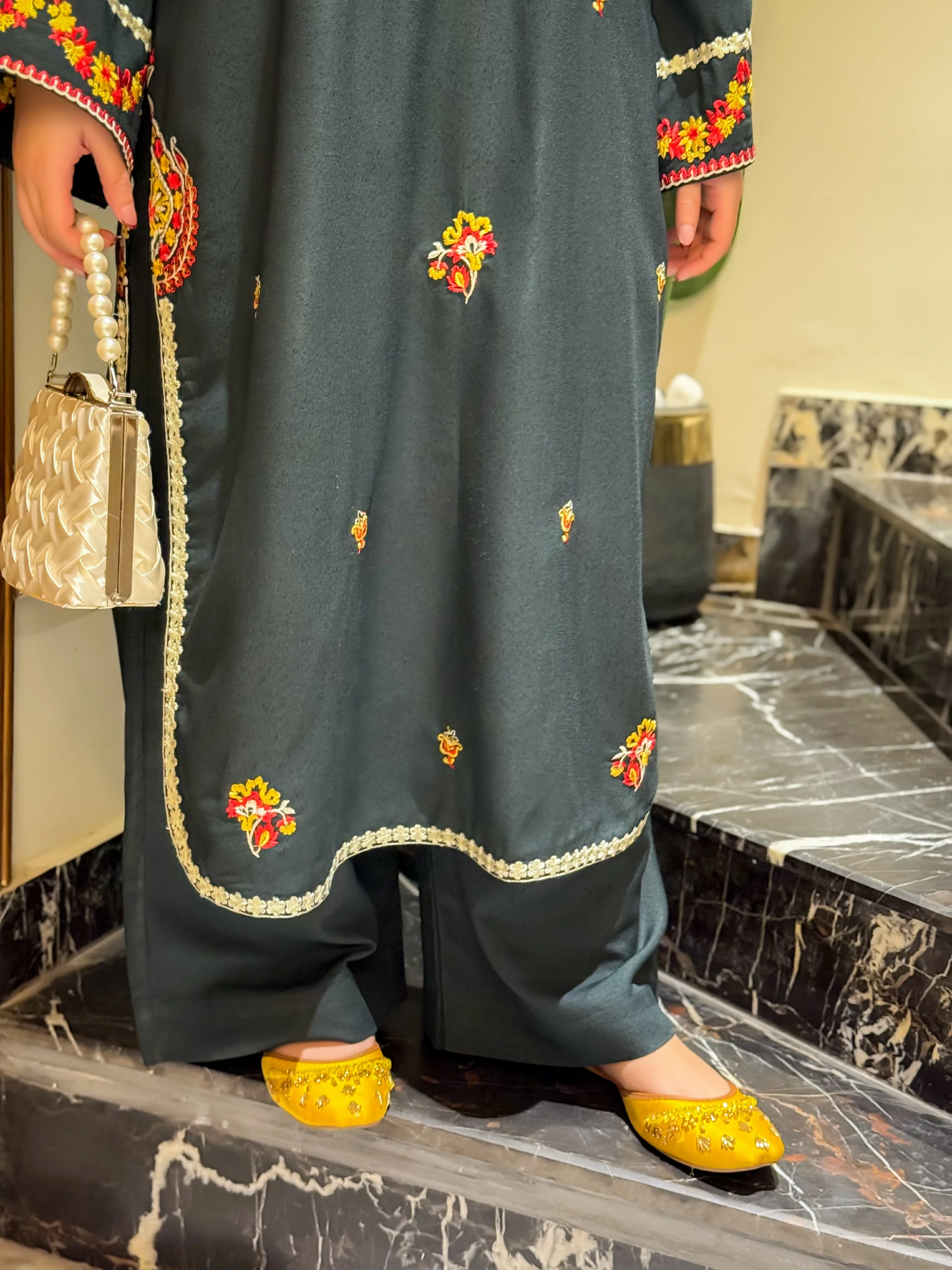 WNT25OCT-111 - Image 7