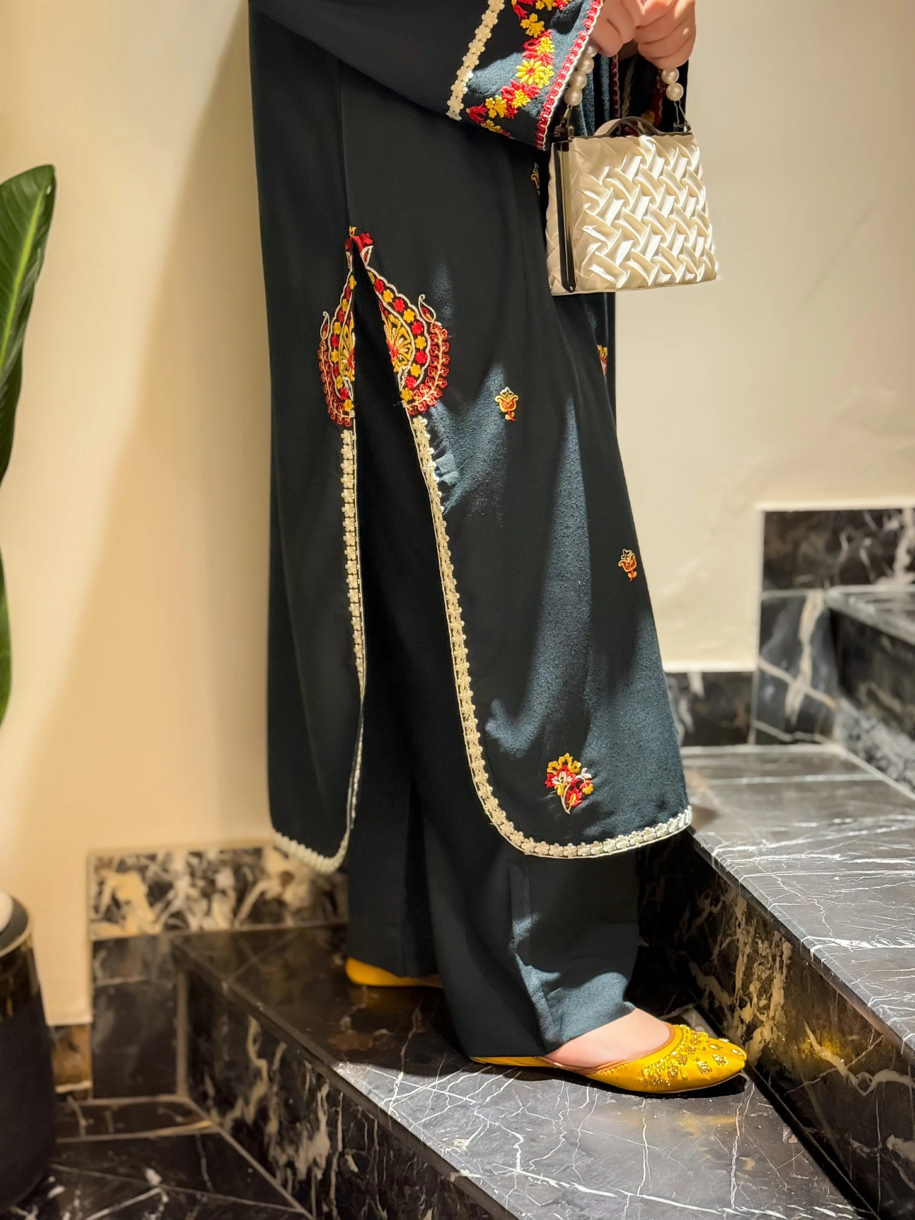 WNT25OCT-111 - Image 8